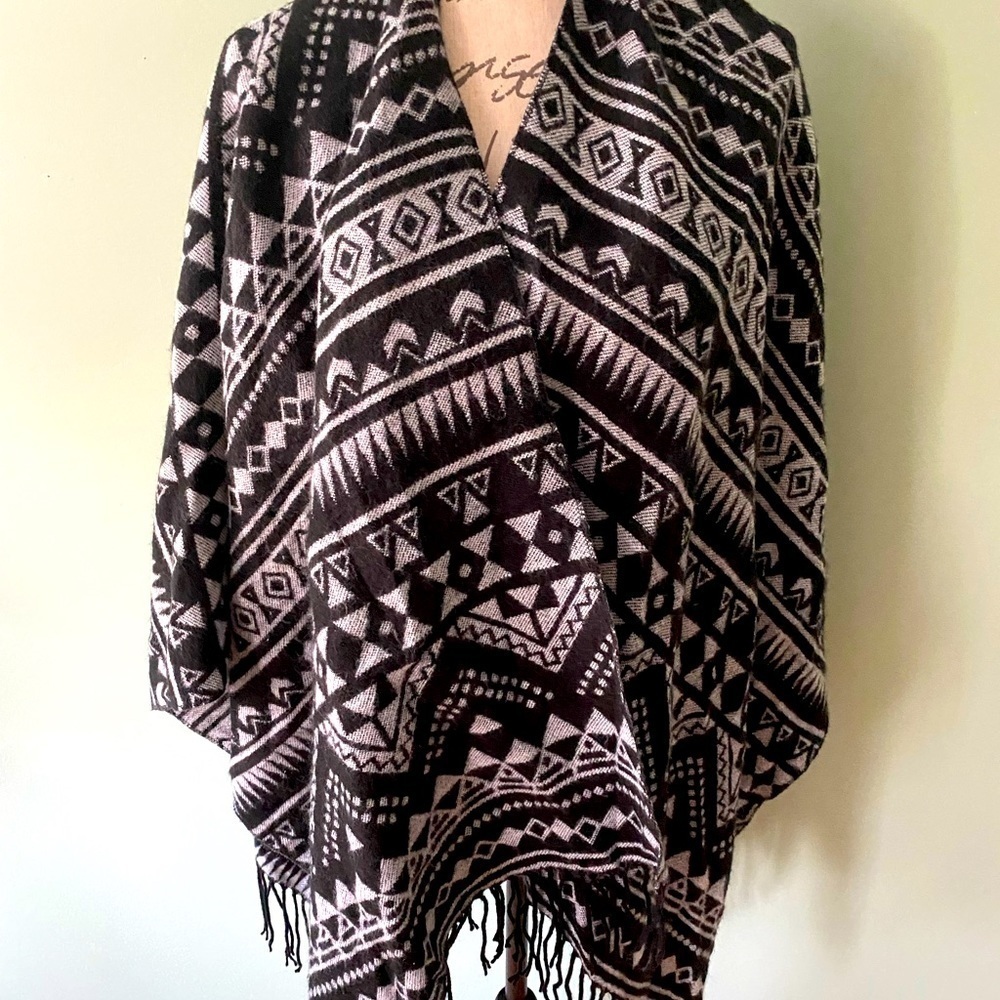 Women’s Black & Grey Shawl/Poncho